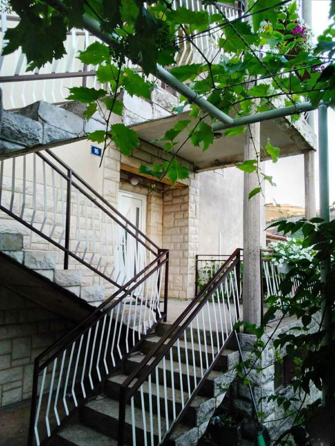 Cvijetna Oaza Apartment Trebinje Exterior photo